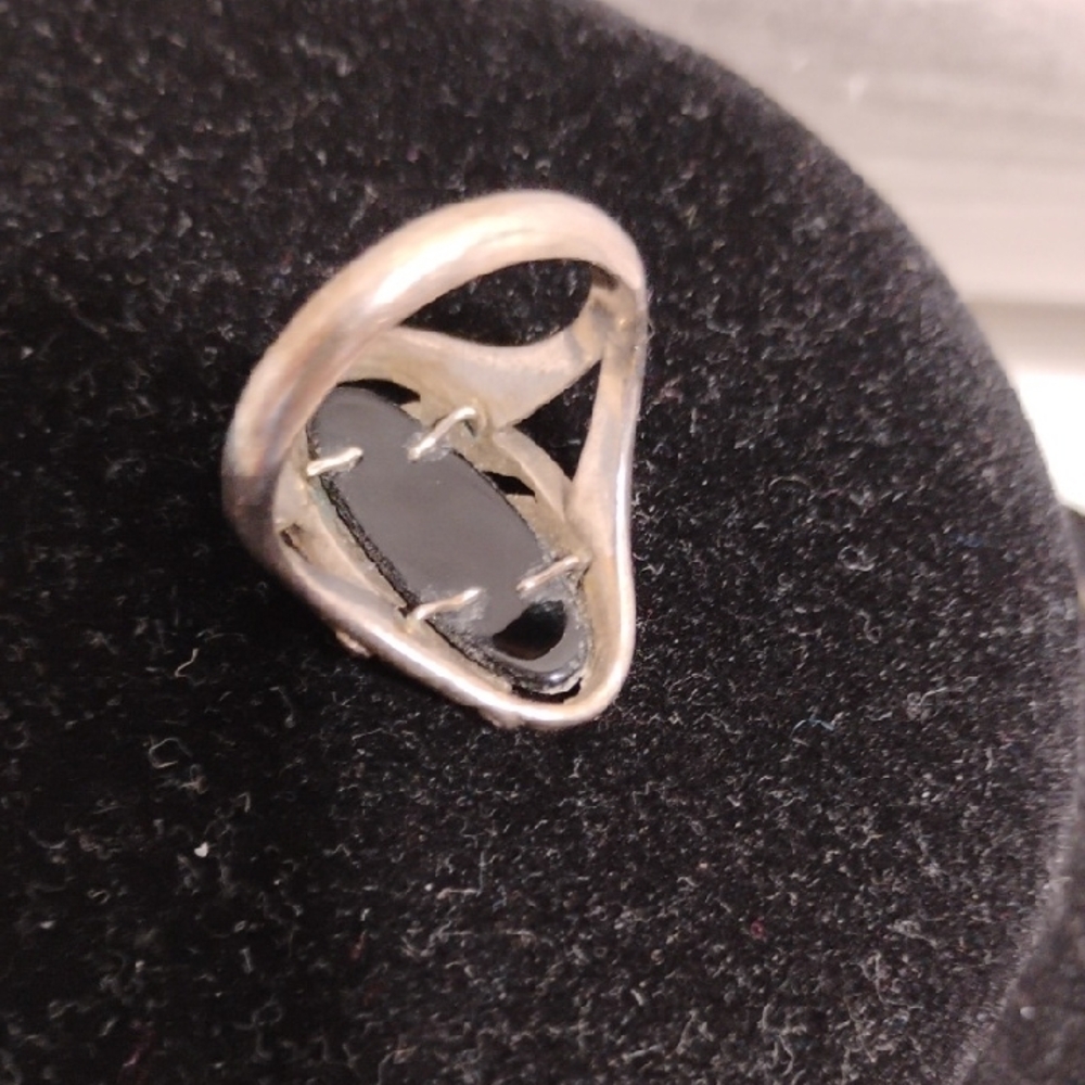 SALE! Vintage Sterling Silver & Black Onyx Navajo Ring W Scrollwork Sz.7 - Picture 7 of 11